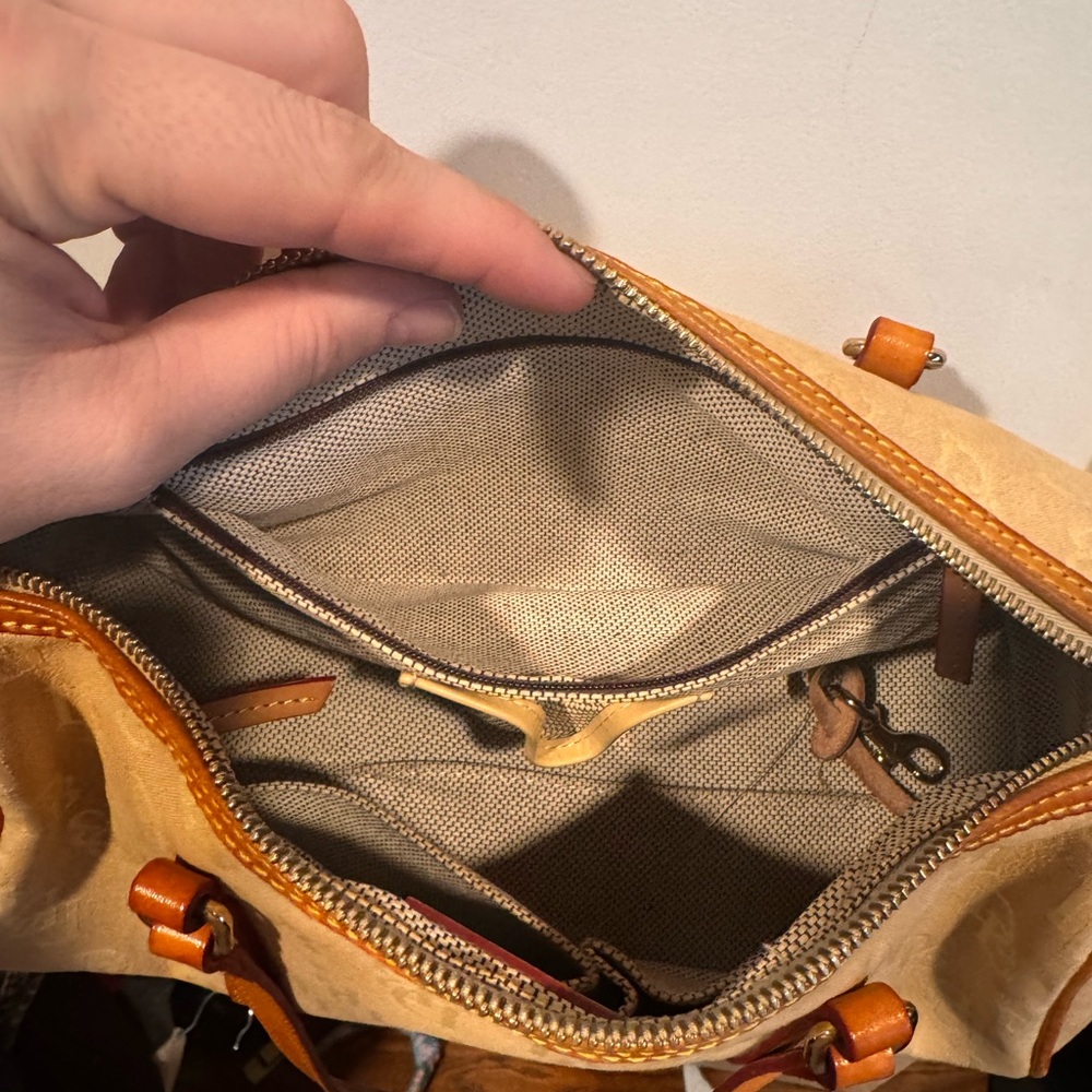 Vintage 2000 Dooney & Bourke Signature Barrel Bag - Picture 12 of 16